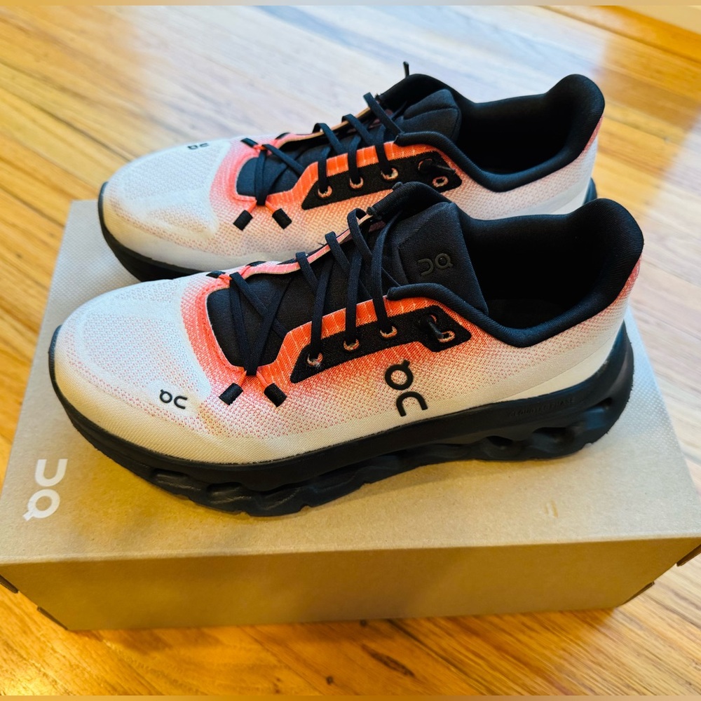 On Running Cloudtilt Sneakers